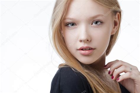 Blonde Teen Images – Browse 610,165 Stock Photos, Vectors,。